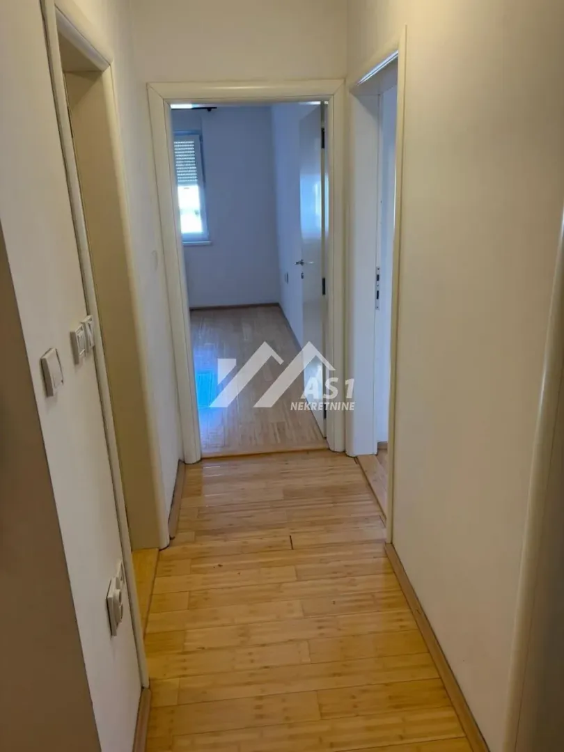 Izdavanje, dvosoban stan, 52m², Nova Detelinara, Novi Sad Sve Podlokacije