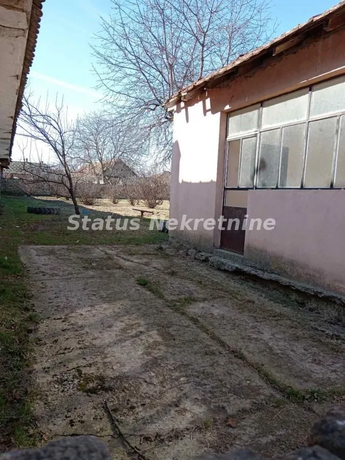Prodaja, kuća, 268m², Lovćenac, Mali Idjoš