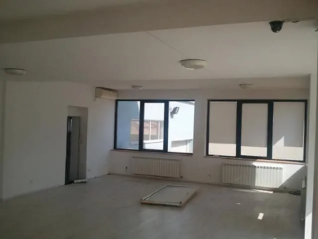 Rent, office space, 864m², Altina, Beograd