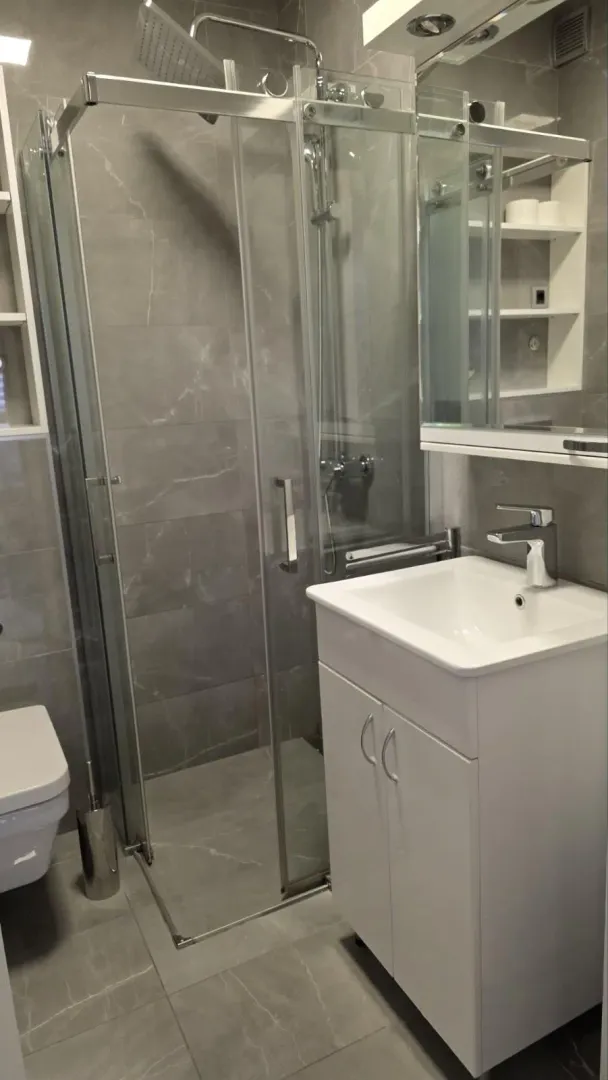 Izdavanje, trosoban stan, 130m², Bogoslovija, Palilula Sve Podlokacije