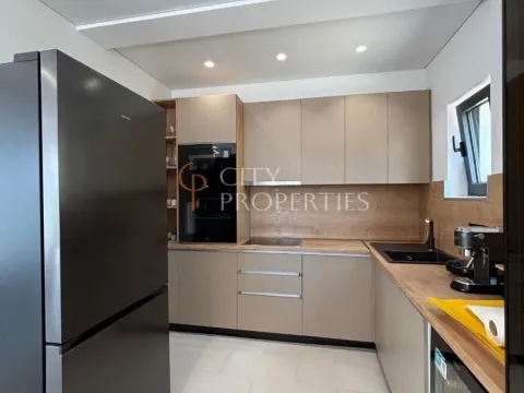 Rent, house, 330m², Centar, Tivat - image 6