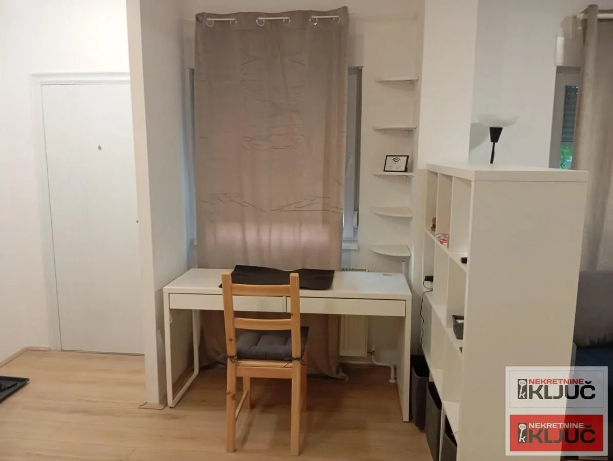 Izdavanje, jednosoban stan, 38m², Centar, Novi Sad
