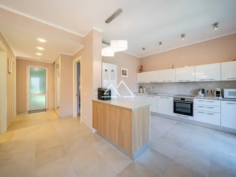 Prodaja, trosoban stan, 129m², Orahovac, Kotor - image 7