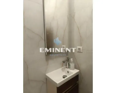Izdavanje, trosoban stan, 77m², Savski Venac, Beograd - image 12