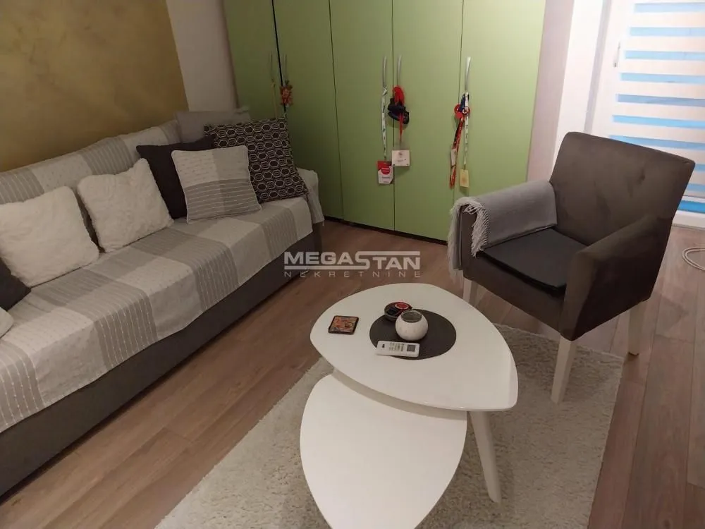 Prodaja, kuća, 67m², Cvetkova Pijaca, Zvezdara Sve Podlokacije