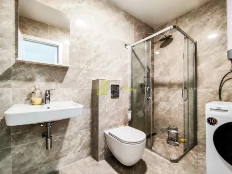 Izdavanje, dvosoban stan, 69m², Tološka šuma, Podgorica - image 5