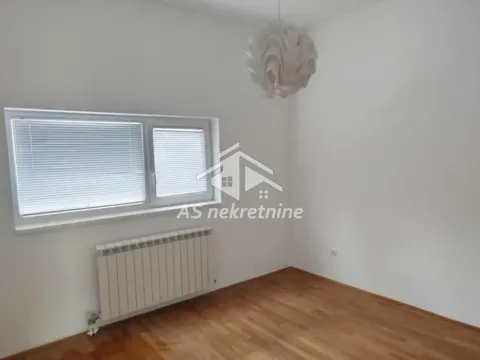 Izdavanje, kuća, 300m², Savski Venac, Beograd - image 11