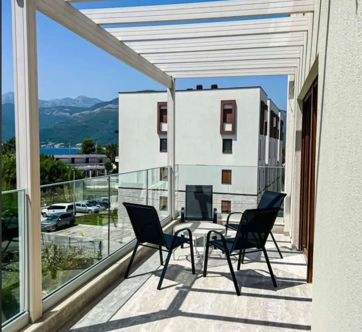 Izdavanje, dvosoban stan, 72m², Donja Lastva, Tivat