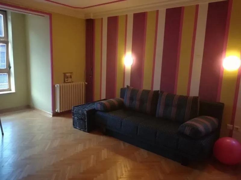 Izdavanje, kuća, 1150m², Karaburma, Palilula Sve Podlokacije