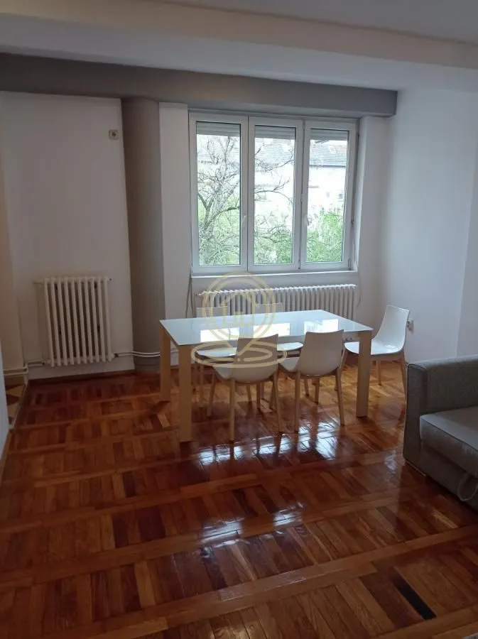 Izdavanje, trosoban stan, 82m², Centar, Novi Sad
