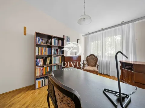 Sale, house, 237m², Vračar Sve Podlokacije, Beograd - image 12
