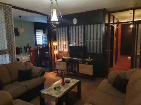 Izdavanje, petosoban stan, 80m², Blok 5, Podgorica