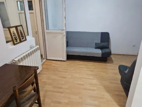 Izdavanje, kuća, 35m², Zvezdara Sve Podlokacije, Beograd - image 4