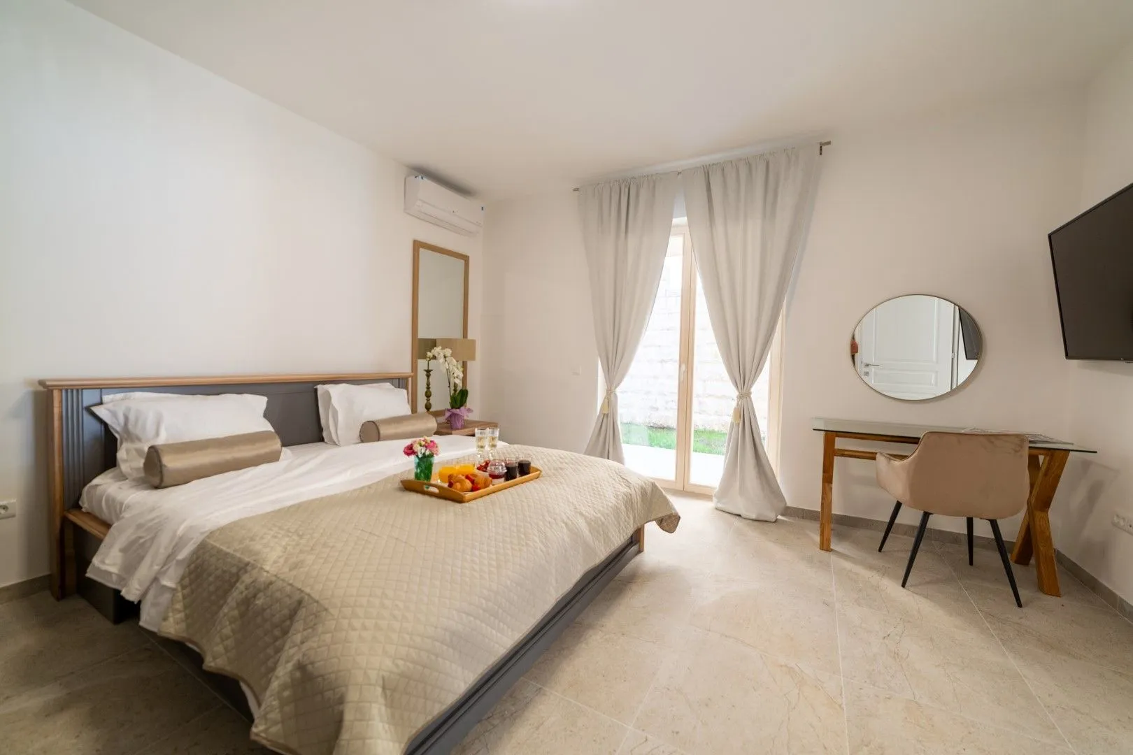 Rent, house, 315m², Tivat, Crna Gora