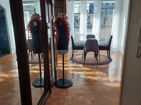 Izdavanje, trosoban stan, 80m², Novi Beograd Blok 70, Novi Beograd Sve Podlokacije - image 16