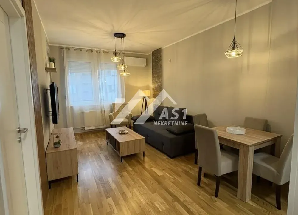 Izdavanje, jednosoban stan, 39m², Avijatičarsko naselje, Novi Sad Sve Podlokacije