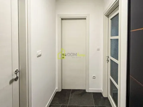 Izdavanje, jednosoban stan, 49m², Central Point, Podgorica - image 2