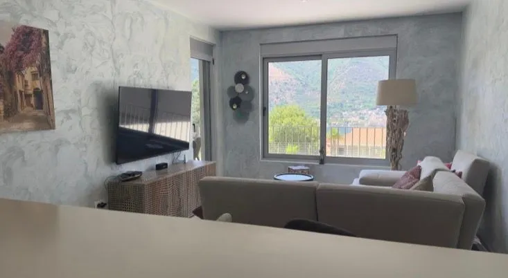 Prodaja, dvosoban stan, 75m², Dobrota, Kotor