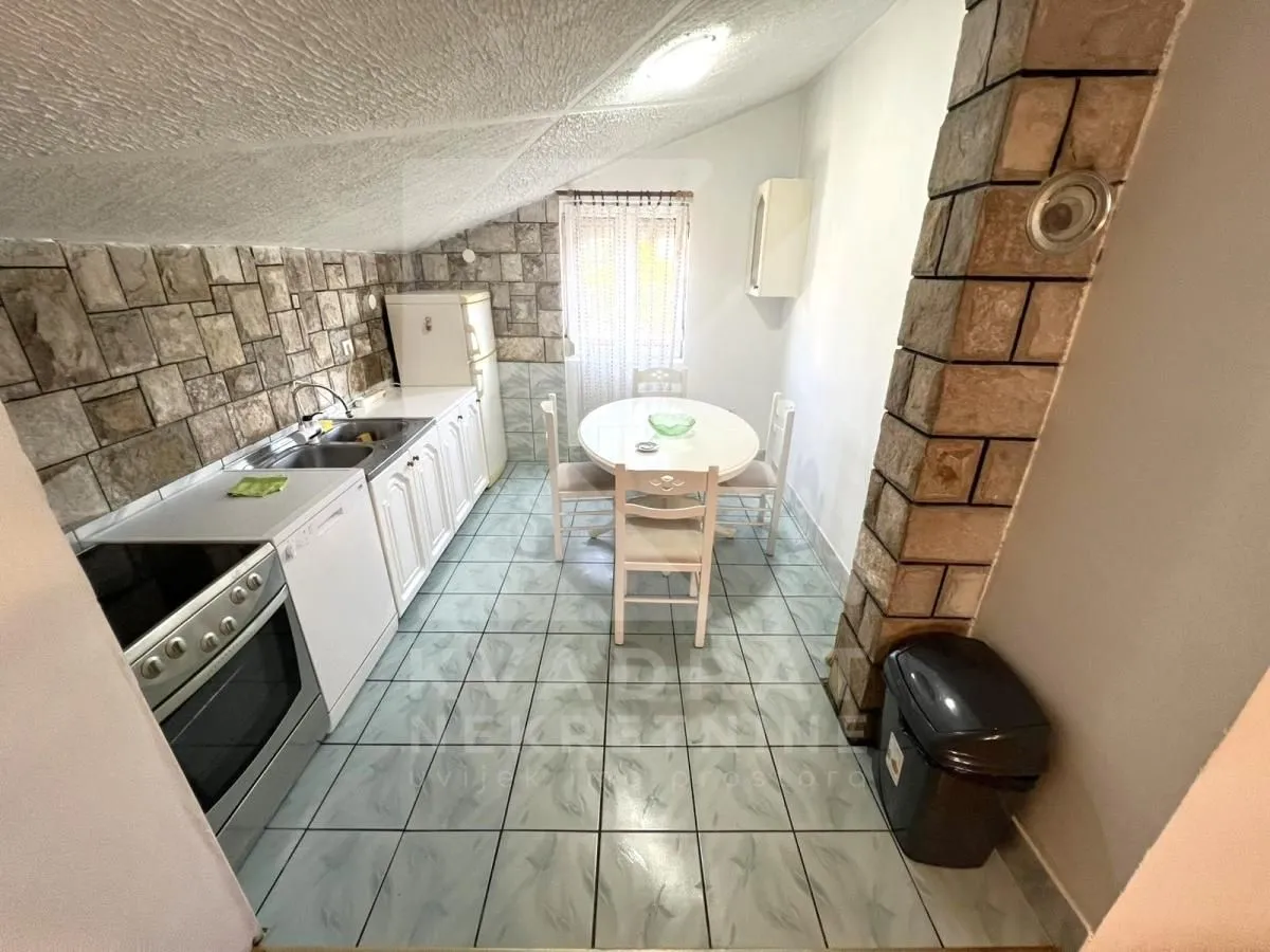 Izdavanje, dvosoban stan, 70m², Murtovina, Podgorica
