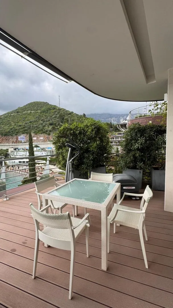 Izdavanje, stan, 158m², Budva, Crna Gora
