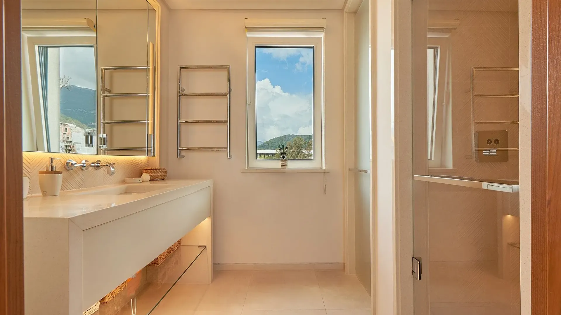Prodaja, dvosoban stan, 152m², Tivat, Crna Gora