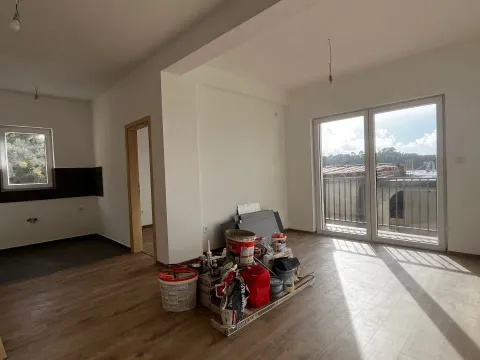 Sale, two bedroom apartment, 54m², Petrovac, Budva - image 4