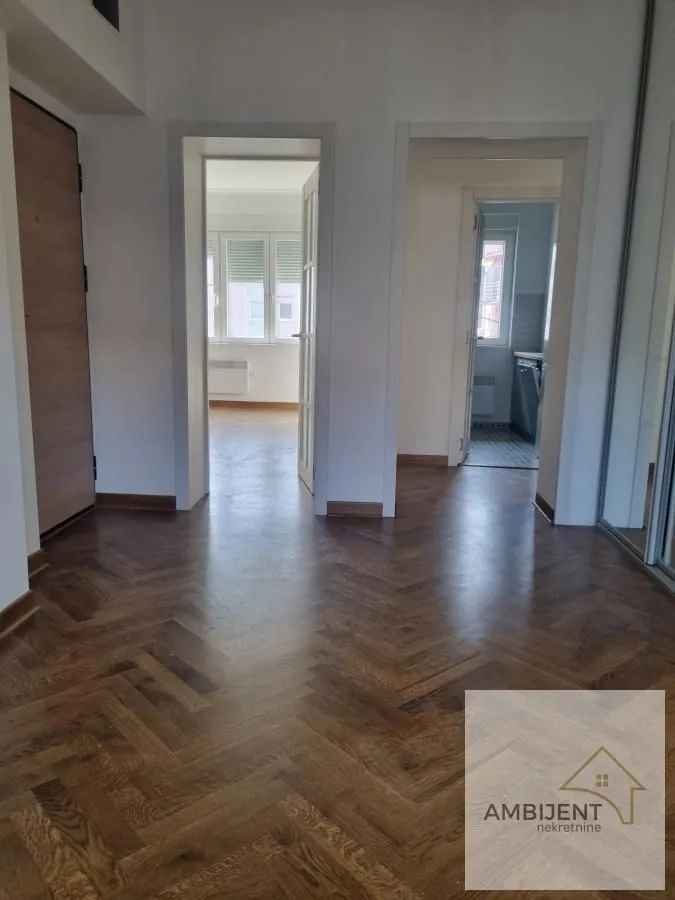Sale, three bedroom apartment, 78m², Južni Bulevar, Vračar Sve Podlokacije