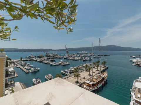 Sale, four bedroom apartment, 595m², Porto Montenegro, Tivat - image 12