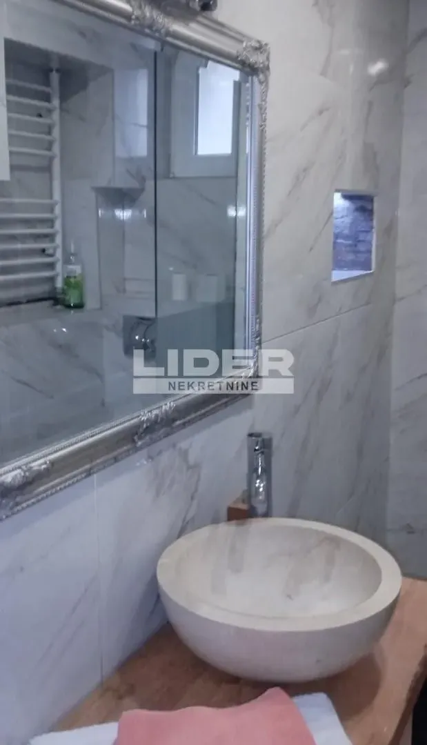 Prodaja, stan, 43m², Cvetni Trg, Vračar Sve Podlokacije
