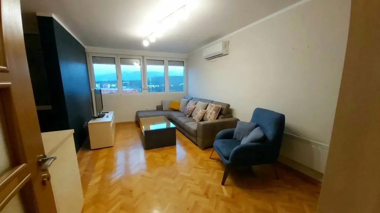 Izdavanje, dvosoban stan, 82m², Preko Morače, Podgorica