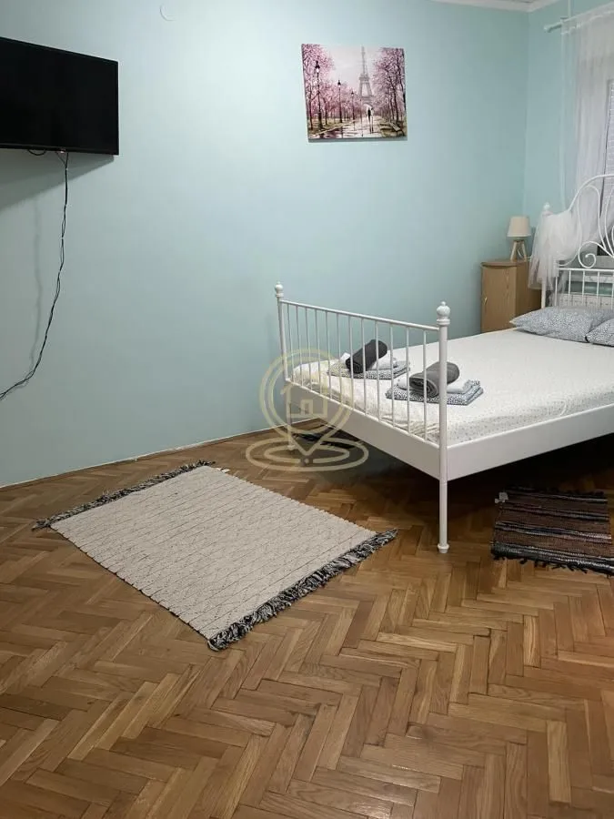 Izdavanje, jednosoban stan, 30m², Centar, Novi Sad