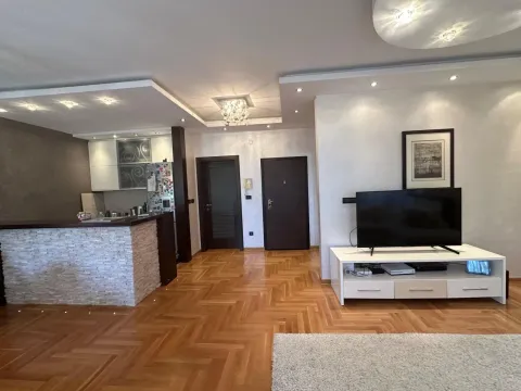 Izdavanje, četvorosoban stan, 97m², Zvezdara Sve Podlokacije, Beograd - image 4