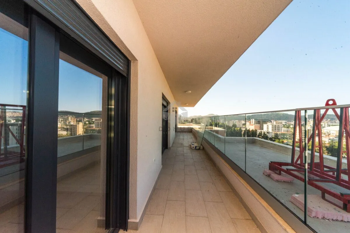 Prodaja, trosoban stan, 131m², Bar, Crna Gora