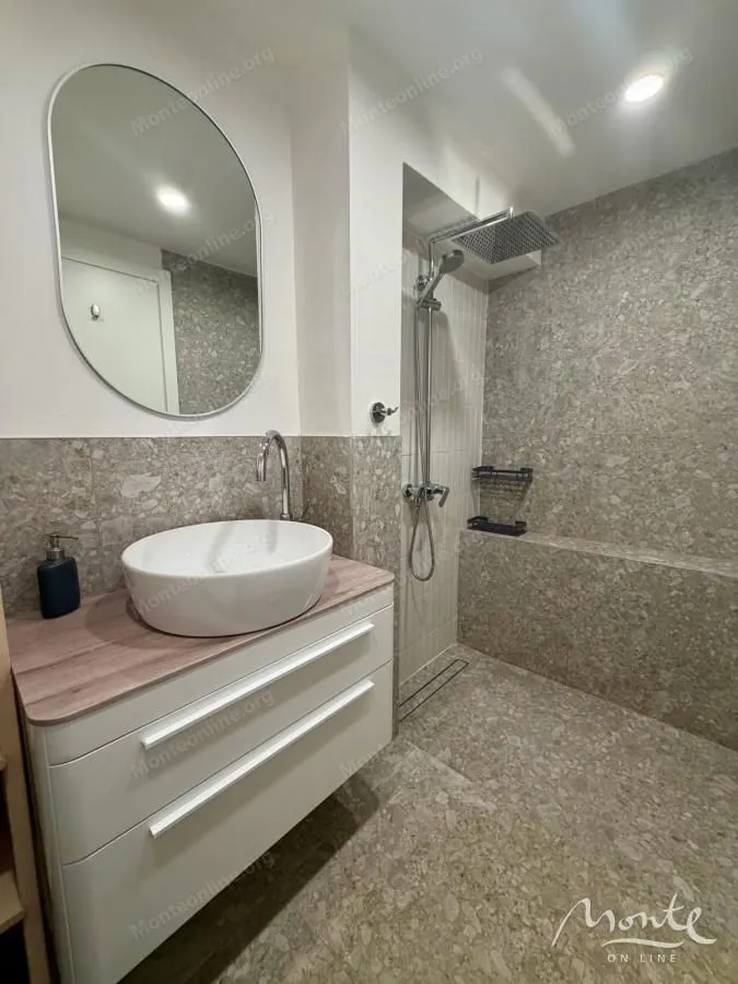 Prodaja, kuća, 220m², Tivat, Crna Gora