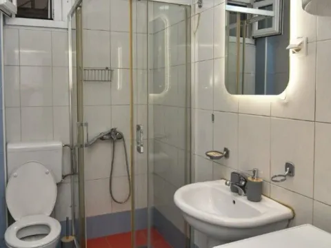 Izdavanje, garsonjera, 30m², Radanovići, Kotor - image 6