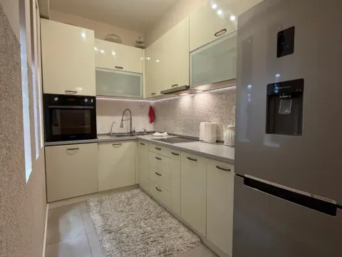 Prodaja, trosoban stan, 119m², City Kvart, Podgorica - image 18