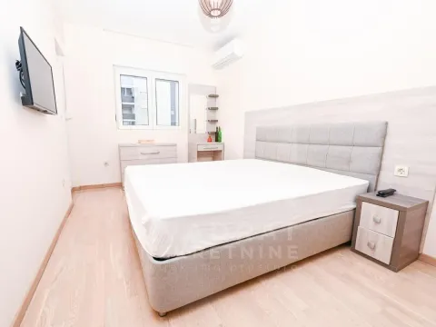 Rent, two bedroom apartment, 72m², City Kvart, Podgorica - image 9