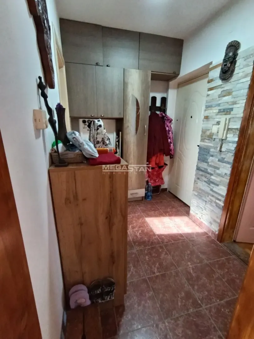 Prodaja, dvosoban stan, 48m², Borča 1, Borča Sve Podlokacije