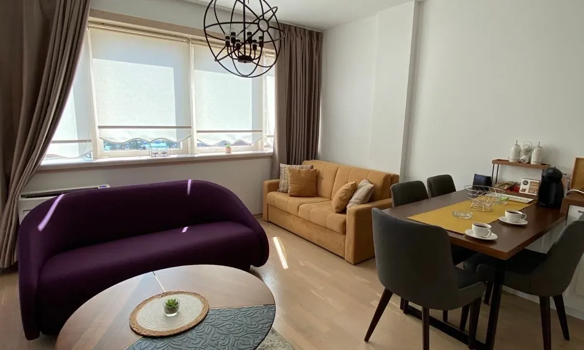 Izdavanje, jednosoban stan, 47m², Centar, Budva