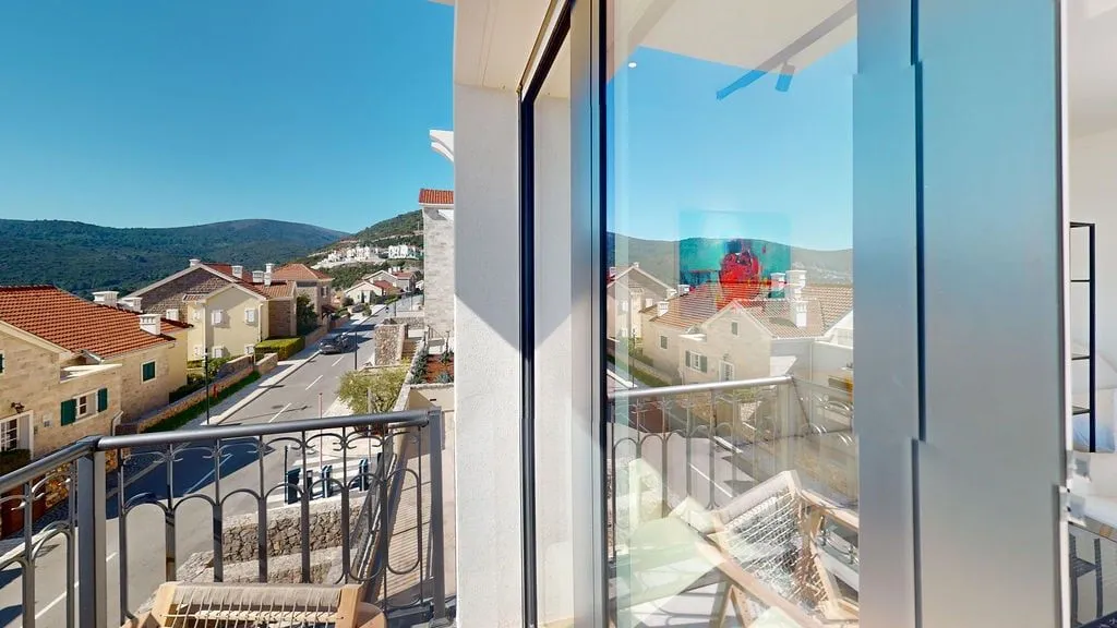 Prodaja, jednosoban stan, 42m², Tivat, Crna Gora