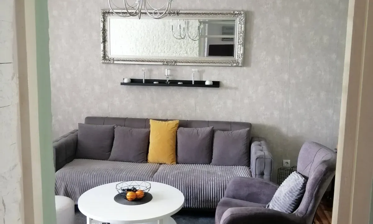 Izdavanje, dvosoban stan, 60m², Stara Varoš, Podgorica