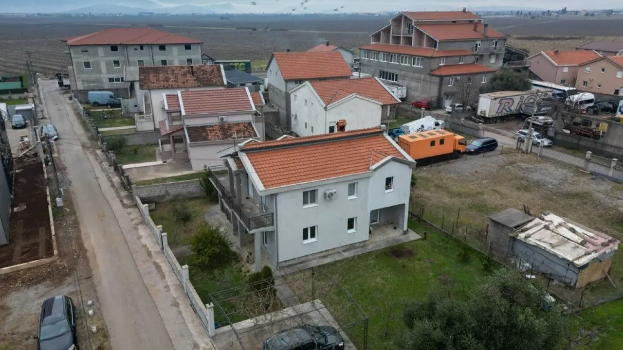 Prodaja, kuća, 258m², Pod Goricom, Podgorica