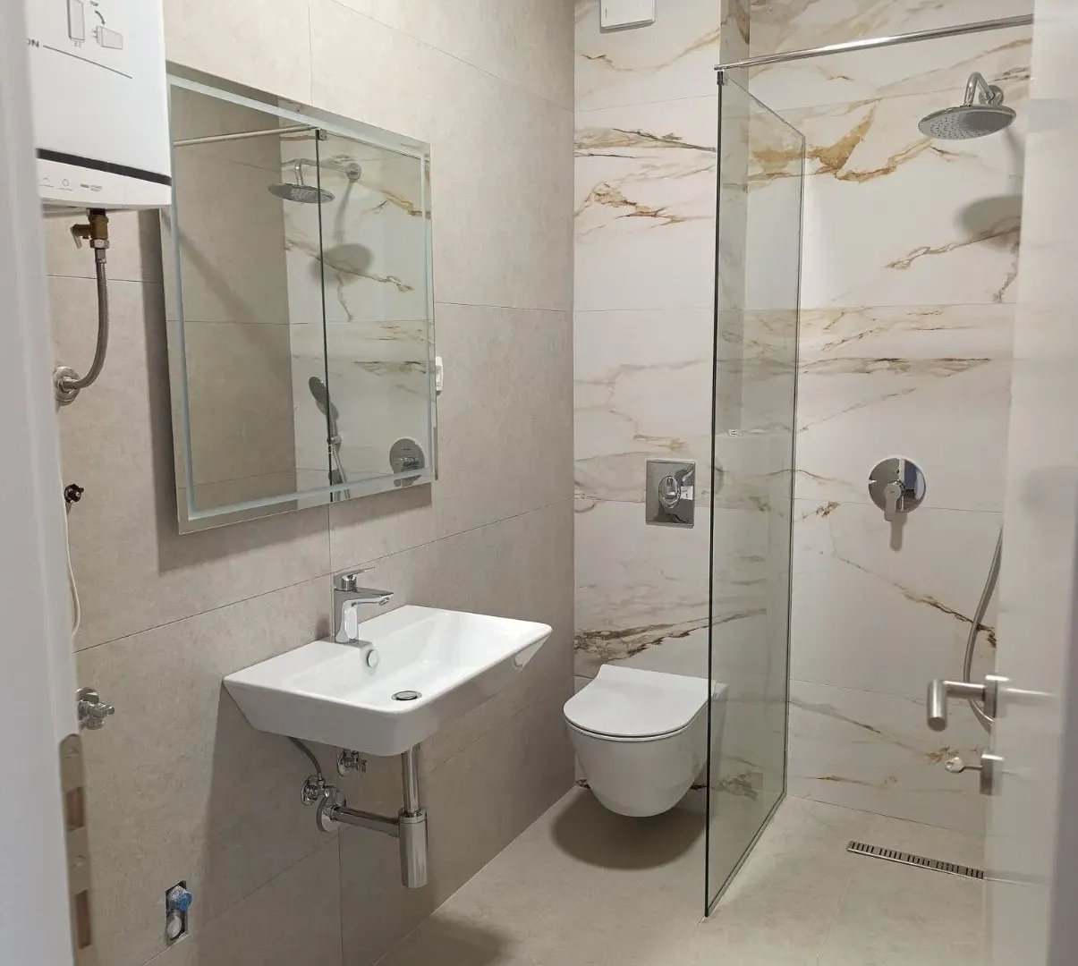 Prodaja, dvosoban stan, 65m², Centar, Budva