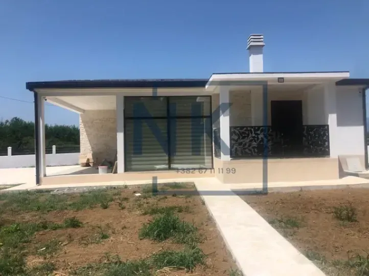 Izdavanje, kuća, 140m², Velje Brdo, Podgorica