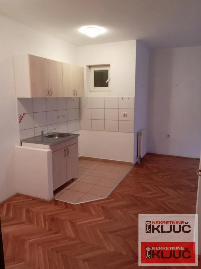 Izdavanje, jednosoban stan, 36m², Grbavica, Novi Sad Sve Podlokacije