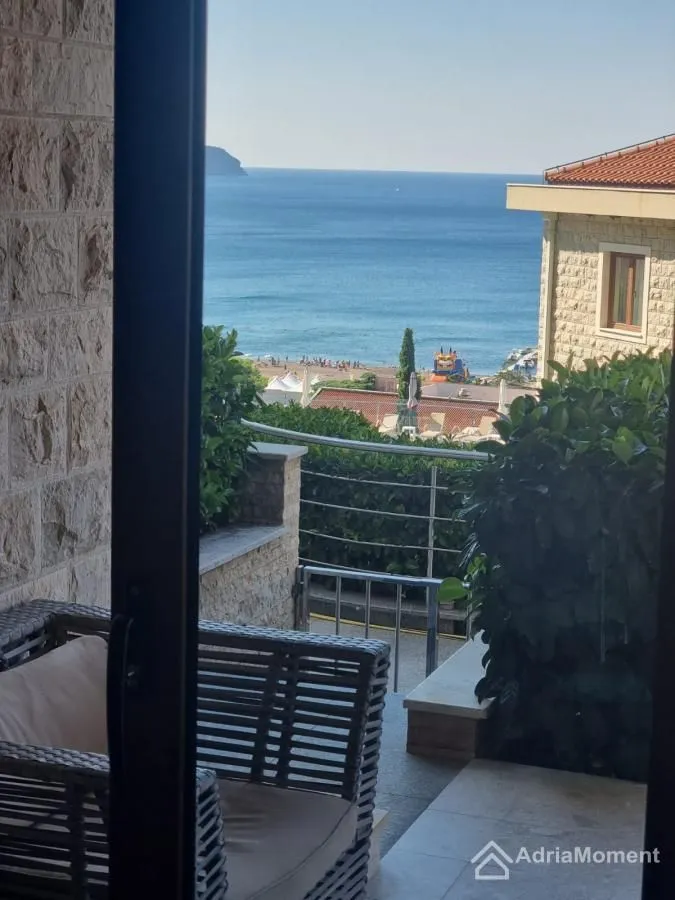 Sale, studio apartment, 70m², Bečići, Budva