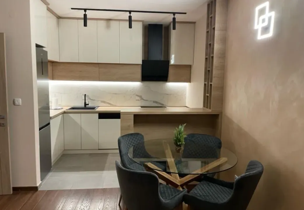 Izdavanje, dvosoban stan, 70m², Master Kvart, Podgorica