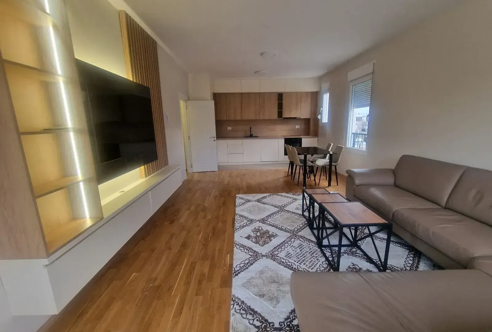 Prodaja, trosoban stan, 70m², City Kvart, Podgorica