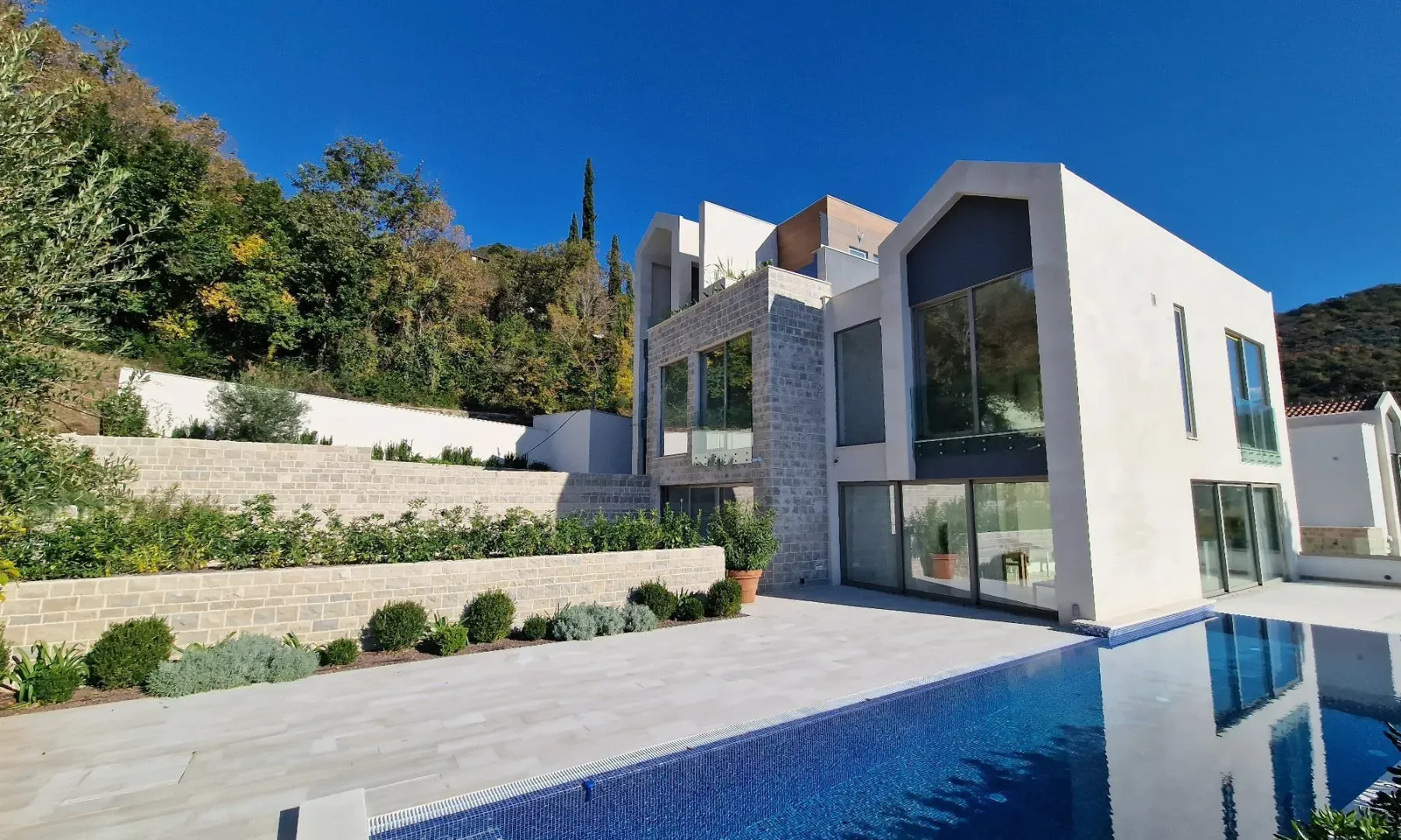 Prodaja, kuća, 685m², Donja Lastva, Tivat