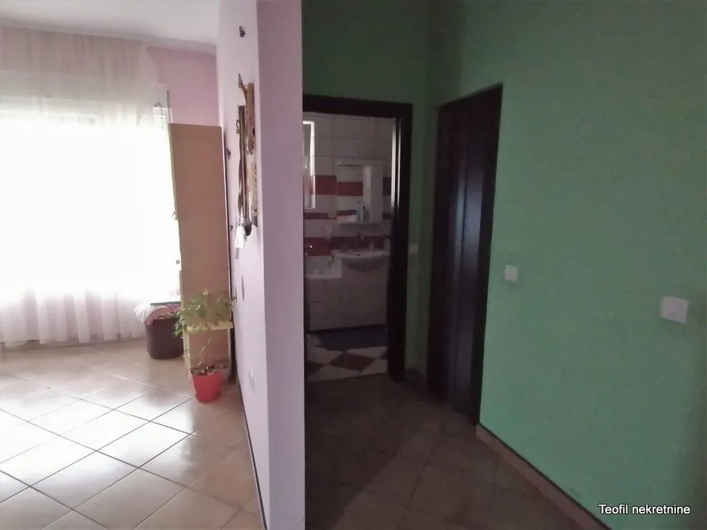 Prodaja, kuća, 256m², Surčin, Beograd